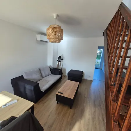 Duplex Au Rdc Avec 2 Terrasses *